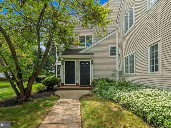 90 H Winthrop Rd, Monroe Township, NJ 08831