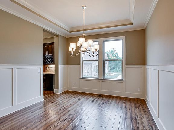 5th image of 431 Mealer St #104