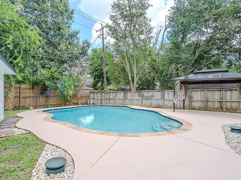 15443 Blackhawk Blvd — Photo 35