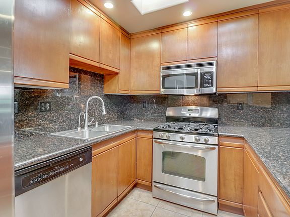 3rd image of 4477 Woodman Ave APT 107