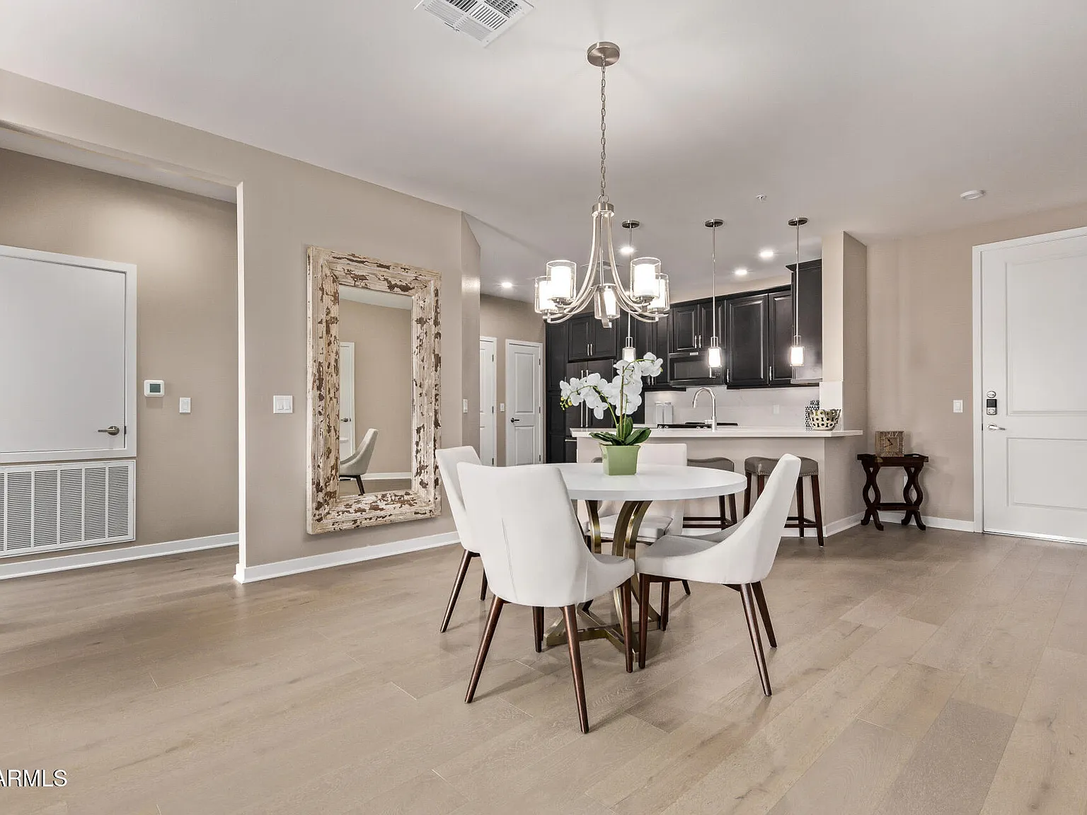 2 bed, 2.0 bath, 1346 sqft, $3,800 — Photo 3