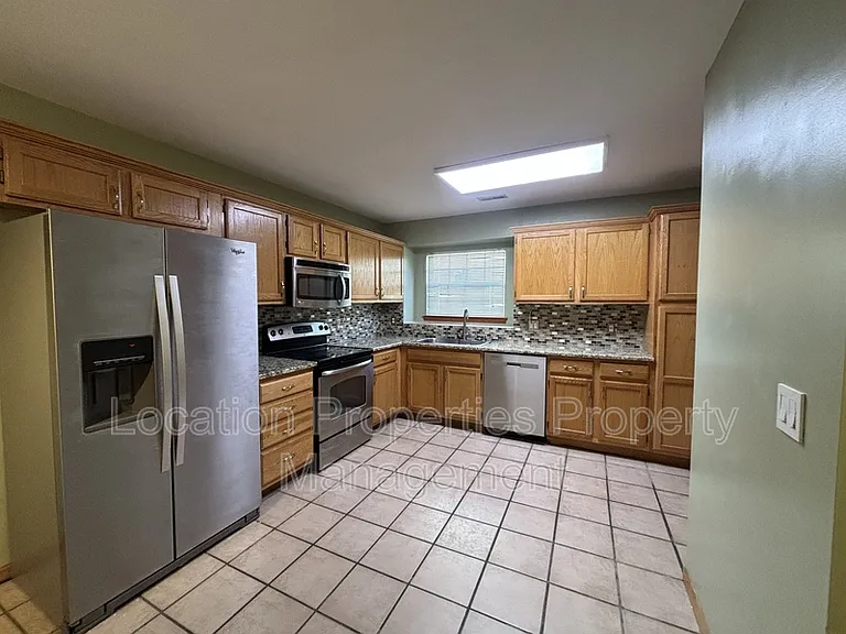 4963 Stoneback Dr W — Photo 25