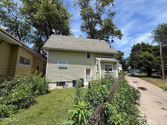 4th image of 1425 Prouty Ave