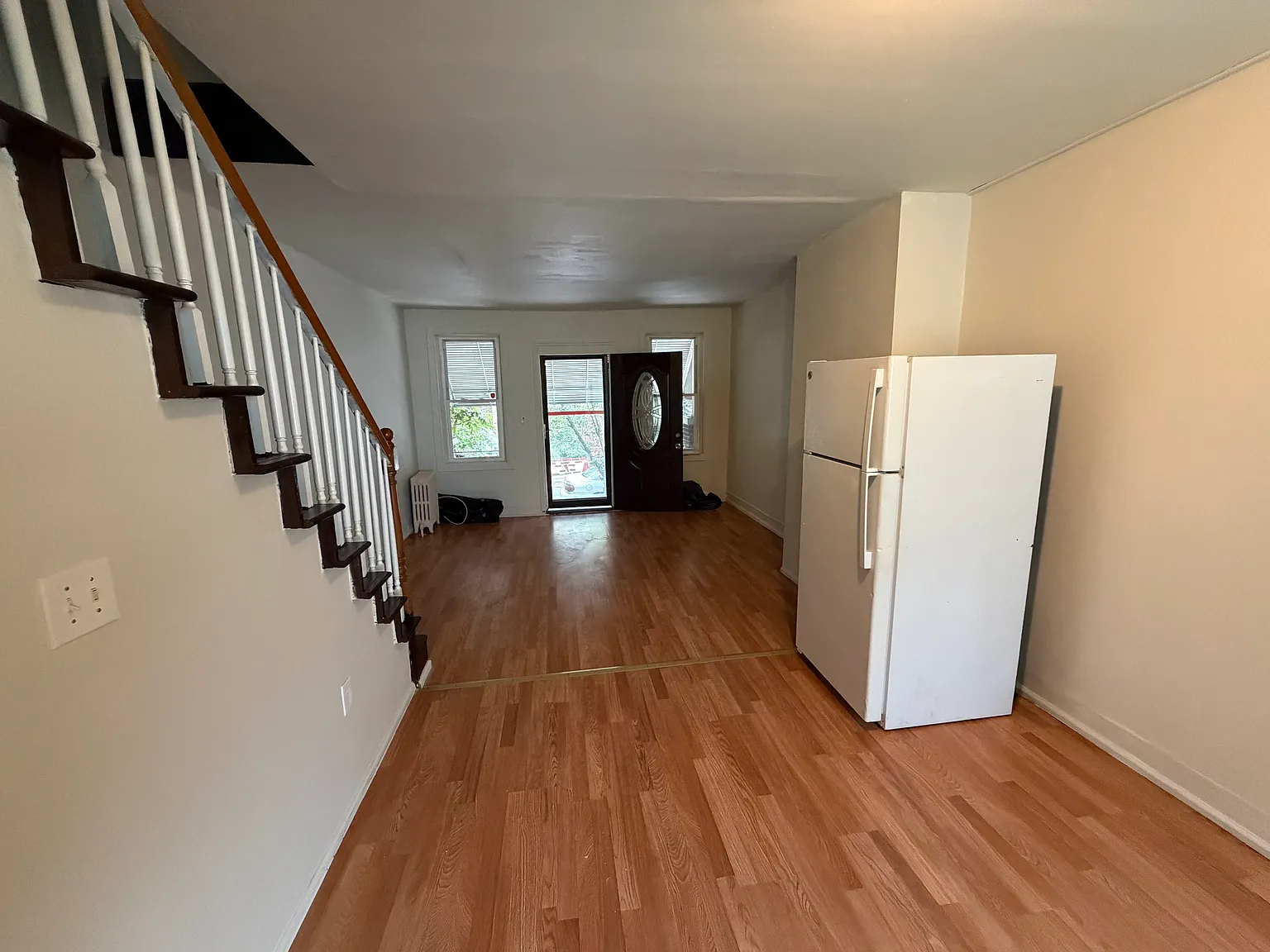 3 bed, 966 sqft, $1,350 — Photo 3