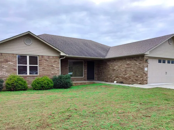 112 Peachtree Dr, Clarksville, AR 72830