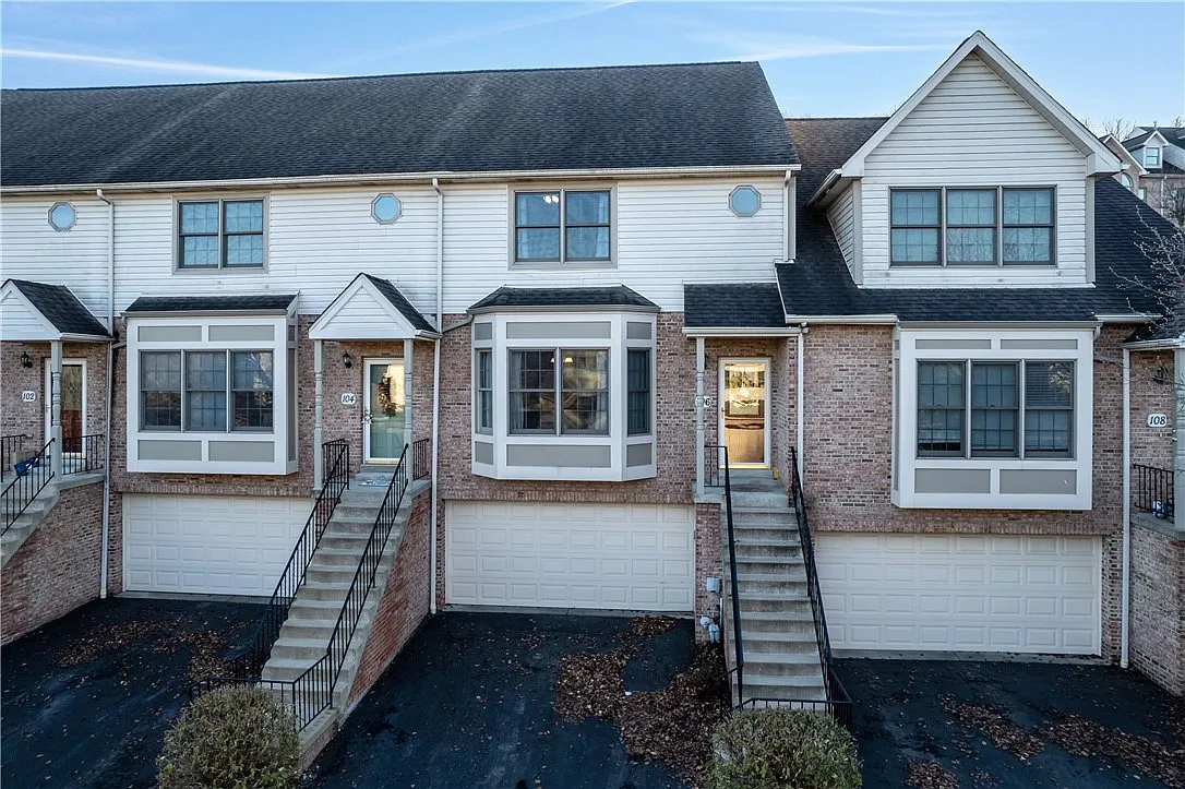 106 Woodcrest Dr photo 1