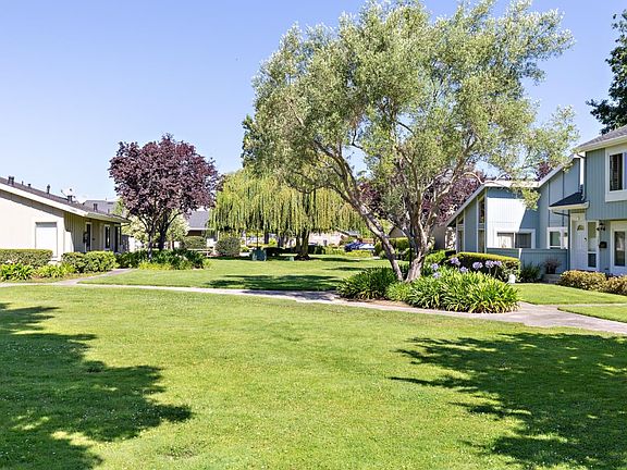 3rd image of 700 Nina Ln