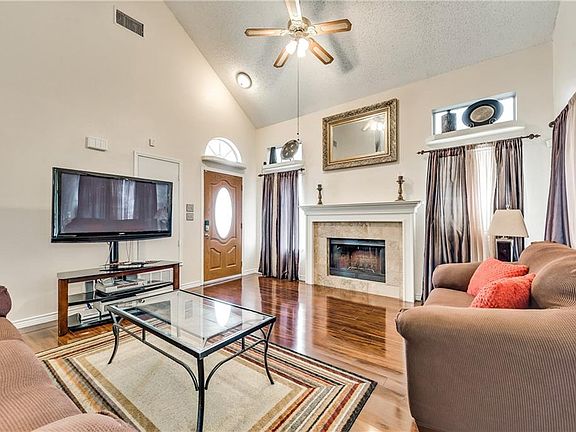 4th image of 2317 Ithaca Dr