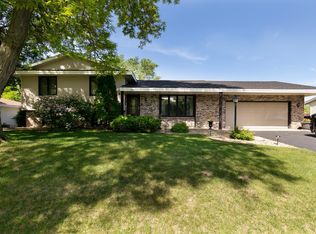 9508 Yosemite Rd, Bloomington, MN 55437