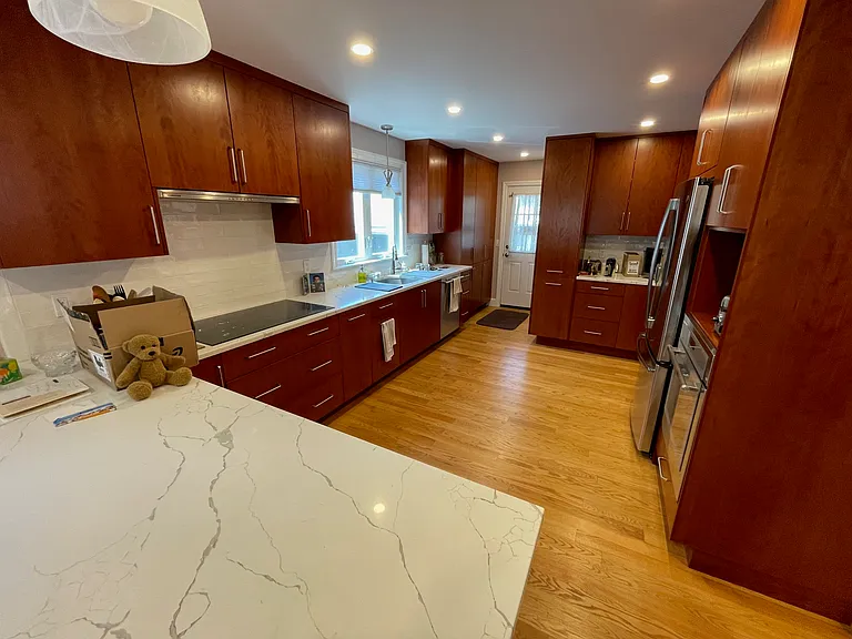 81 Poplar St #81 — Photo 9