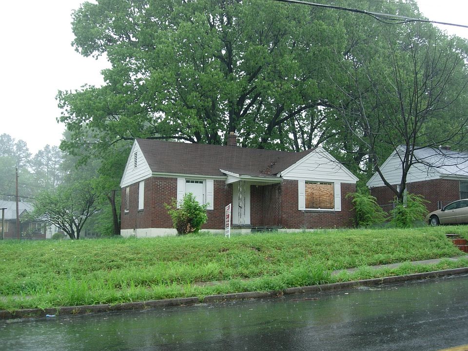 Home is on a great corner lot!
