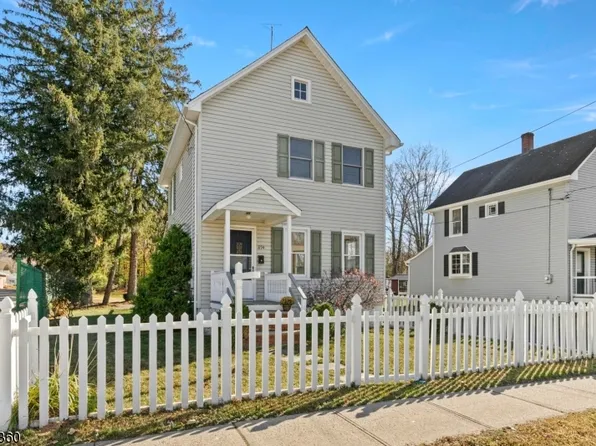 894 Ringwood Ave, Wanaque Boro, NJ 07420