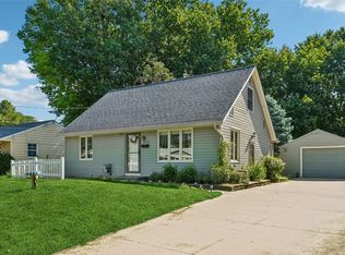 2313 E 25th St, Des Moines, IA 50317
