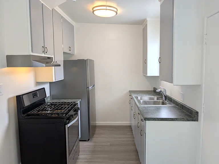 921 W Angeleno Ave — Photo 8