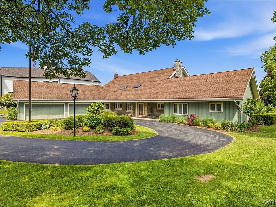 687 Mountain View Dr, Lewiston, NY 14092 | MLS #B1688932 | Zillow
