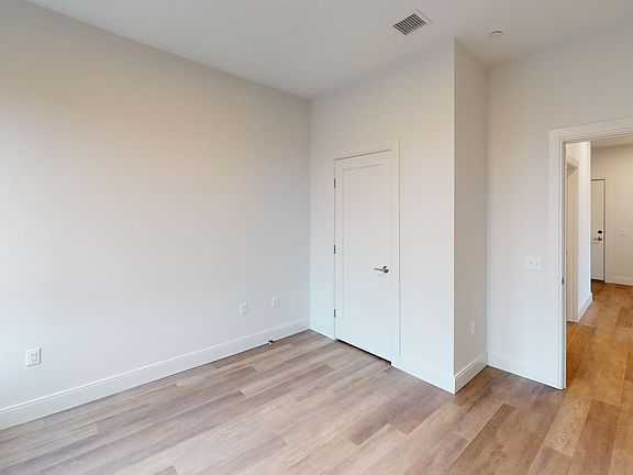 2nd image of 959 Dorchester Ave #2