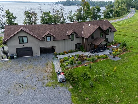 2nd image of 887 Lake Shore Rd