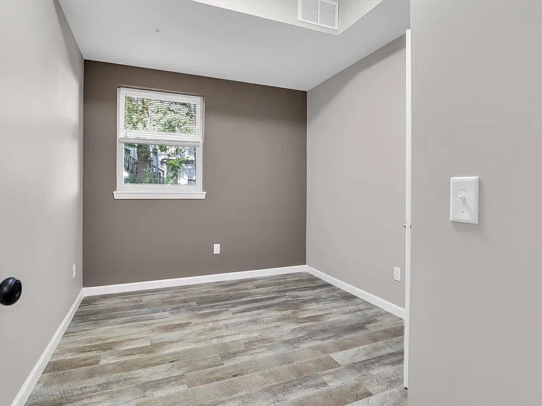 70 Court St #10 — Photo 8