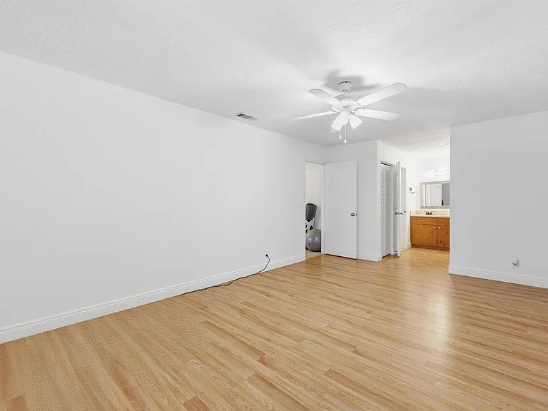 301 Lakewood Dr #8A — Photo 14