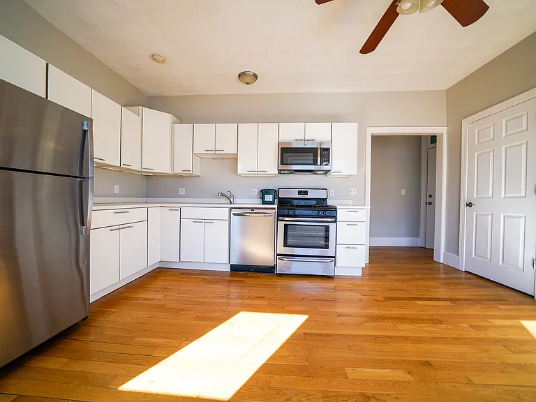 33 Portsmouth St #3 — Photo 8