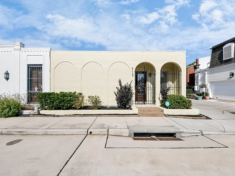 4112 Meyerwood Dr — Photo 1