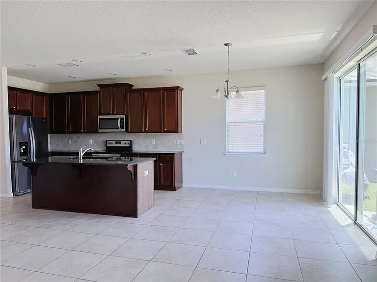 2428 Chateau Loop — Photo 15