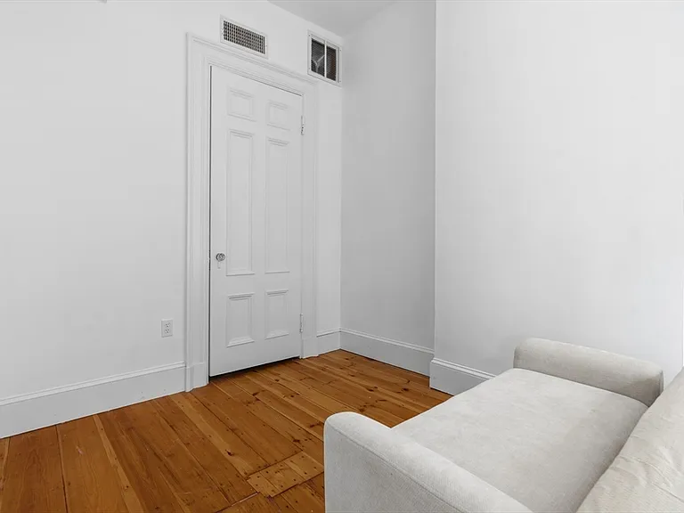 302 Commonwealth Ave #C — Photo 11