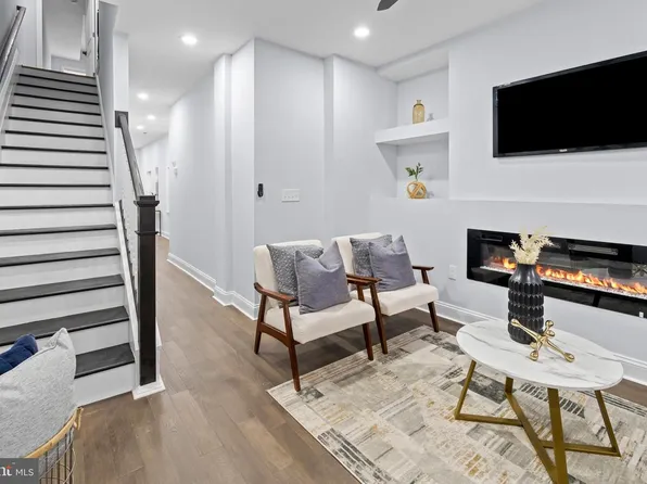 1612 E Chase St, Baltimore, MD 21213