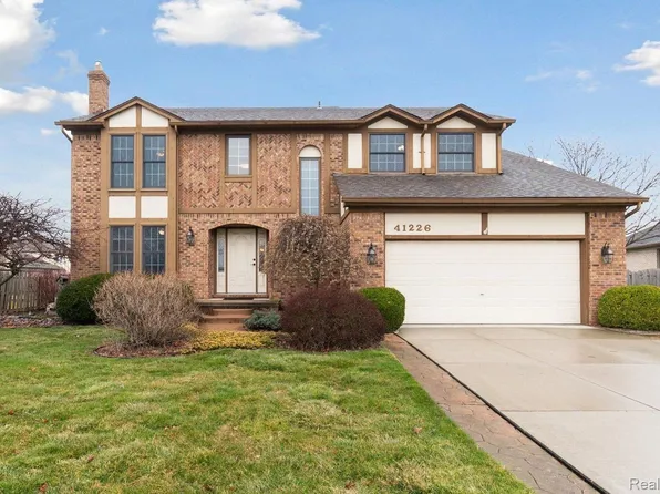 41226 Marjoran Dr, Sterling Heights, MI 48314
