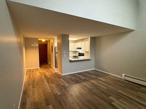 5th image of 10 Grand St APT 109