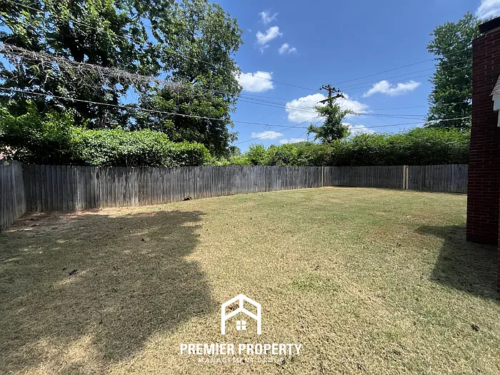 1360 Winfield Rd — Photo 23