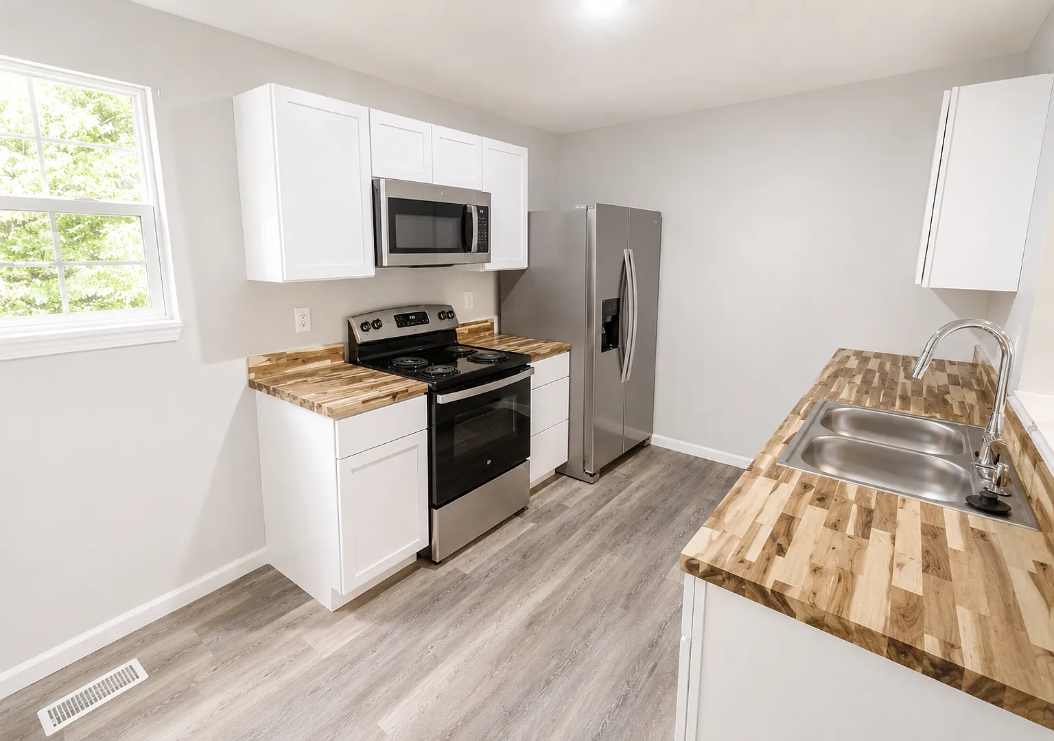 Luxury is Built-In. Not Tacked On, With this Large Duplex. — Photo 1