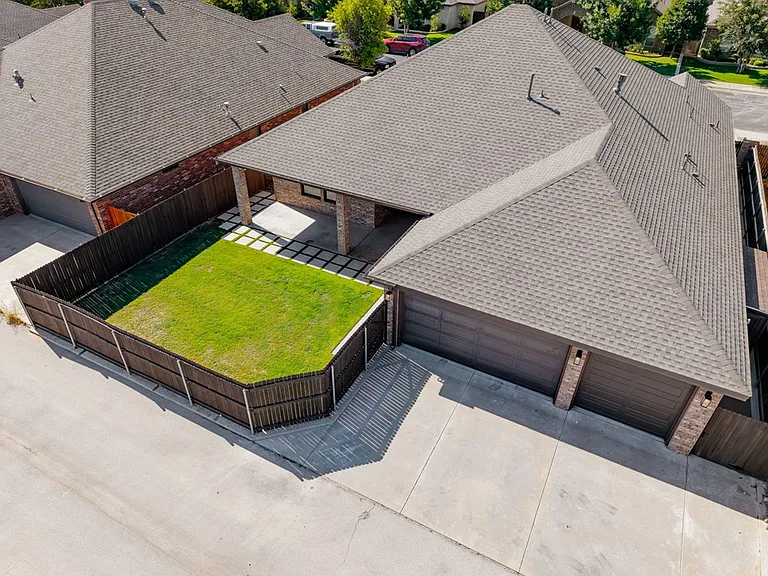 5512 Casa Grande Trl — Photo 33