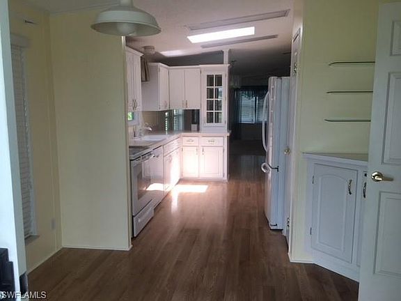 2nd image of 284 Rainbow Dr