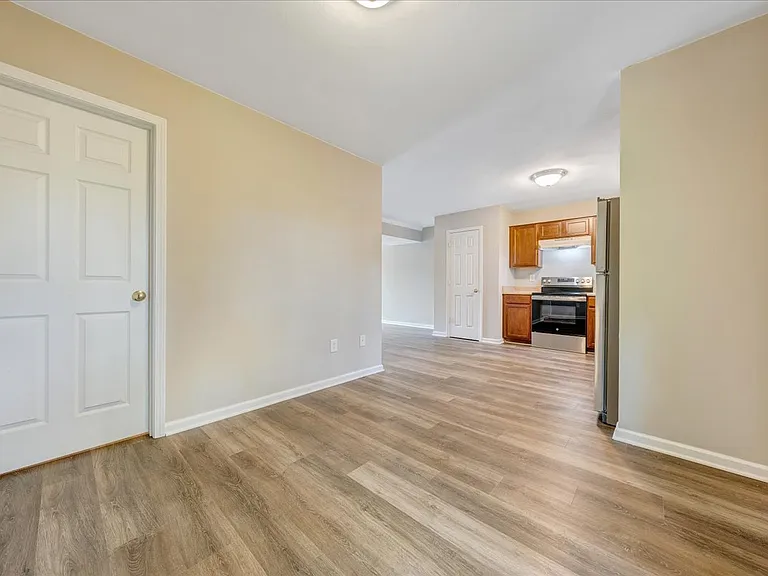 6852 Woodcreeper Dr — Photo 11