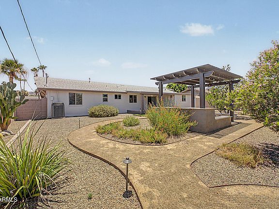 2nd image of 3910 E Shangri La Rd
