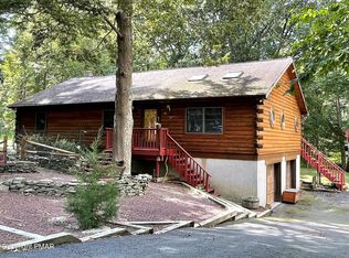 128 Porcupine Ct, Bushkill, PA 18324