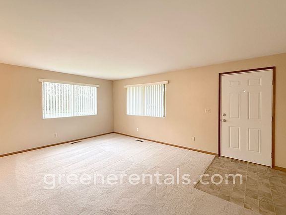 5th image of 501 Primrose Ln SE