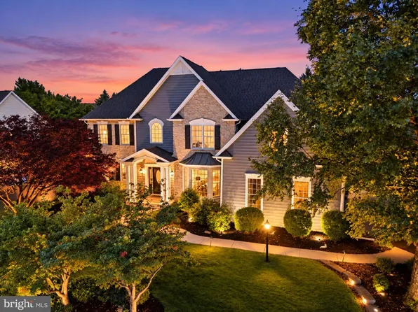 2320 Ashleigh Dr, York, PA 17402