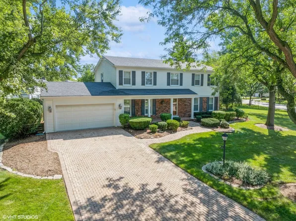 925 S Willow Walk Dr, Palatine, IL 60067