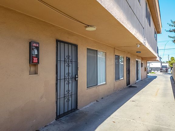 5th image of 3508 W 113th St