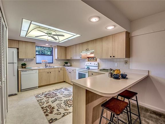 2nd image of 15397 Moonraker Ct APT 605