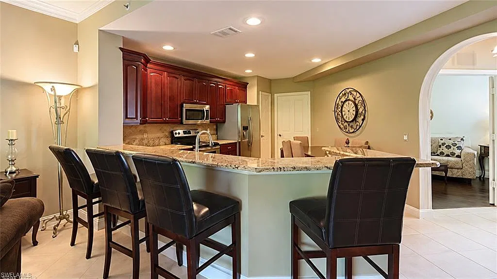 2 bed, 2.0 bath, 1482 sqft, $5,500 — Photo 3