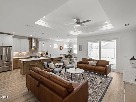 4th image of 612 Palm Beach Dr