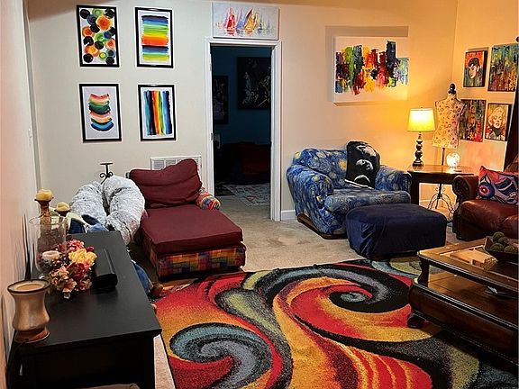 3rd image of 220 Azalea Ln