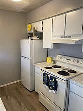 4th image of 8114 Sonnet Ave
