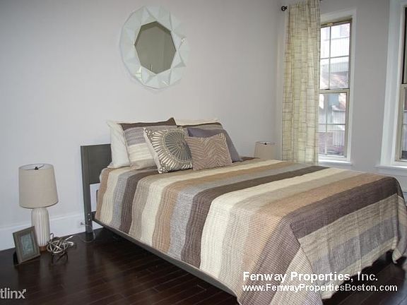 CLEARWAY ST. (MODEL UNIT) d