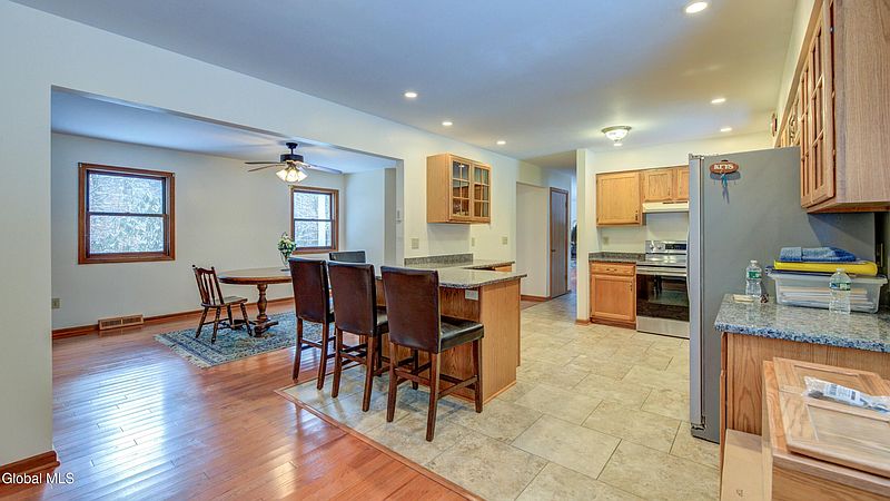 3rd image of 148 Crannel Road