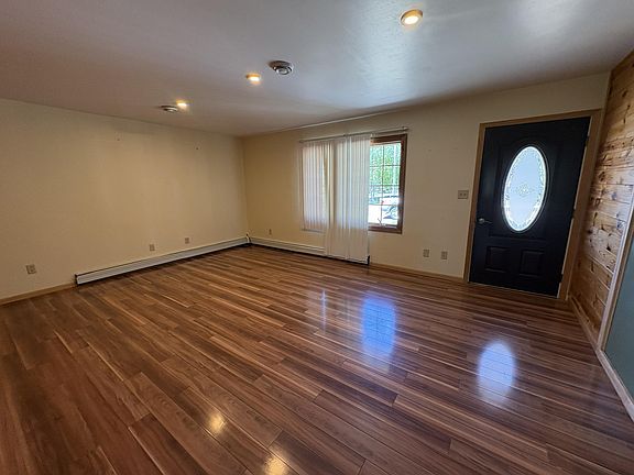 5th image of 501 W 12th St