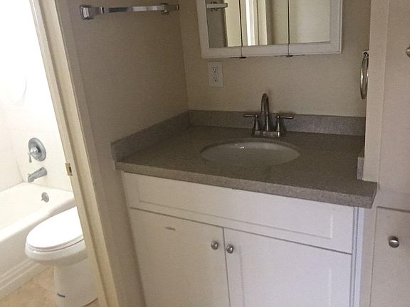 3rd image of 1033 W Cypress St APT 6